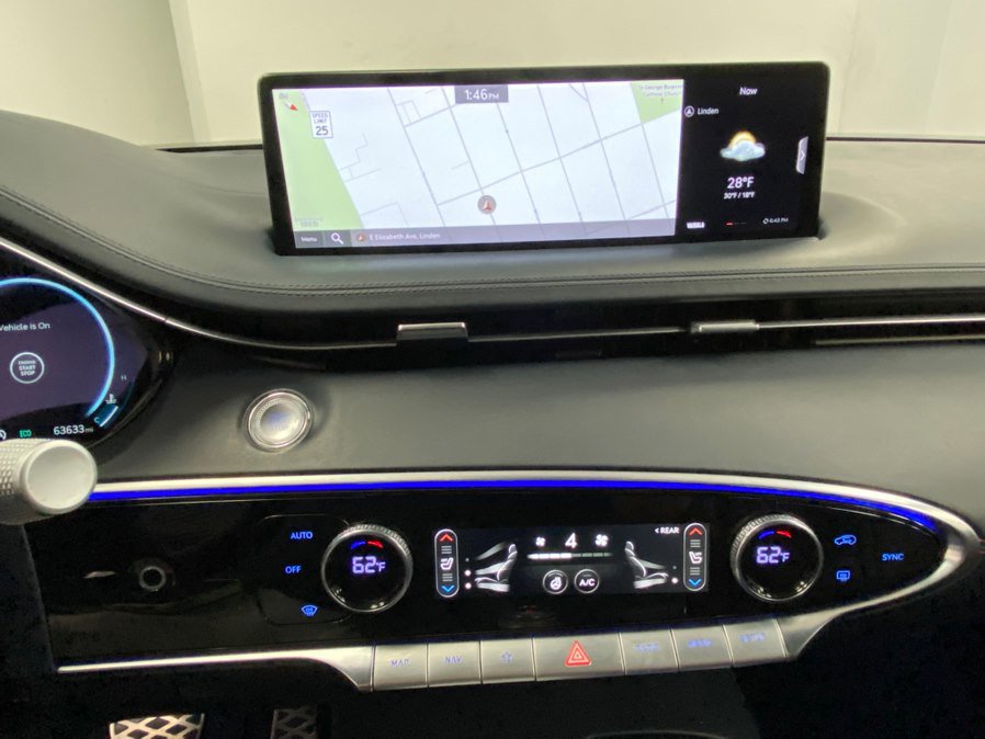 Used 2023 Genesis GV70 2.5T w/ Sport Prestige Package image 28