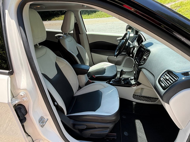 Used 2019 Jeep Compass Limited AWD/4WD image 17