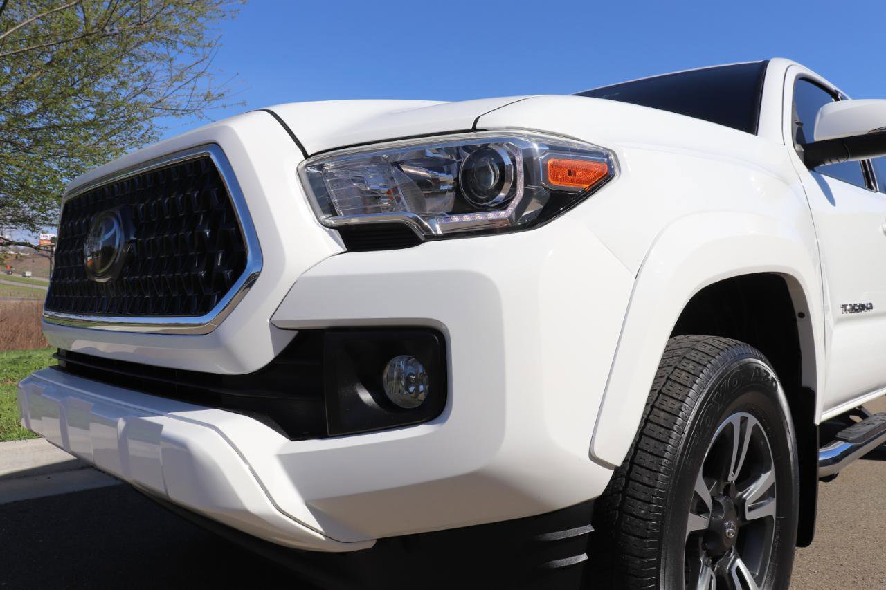 Used 2018 Toyota Tacoma TRD Sport image 7
