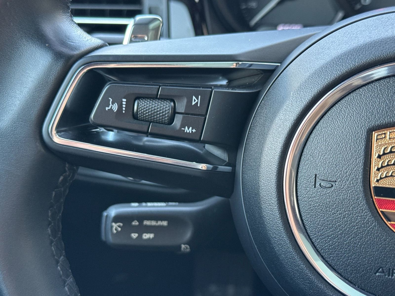 Certified 2022 Porsche Macan image 28