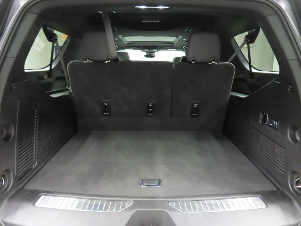 Used 2025 Chevrolet Suburban High Country AWD/4WD image 43