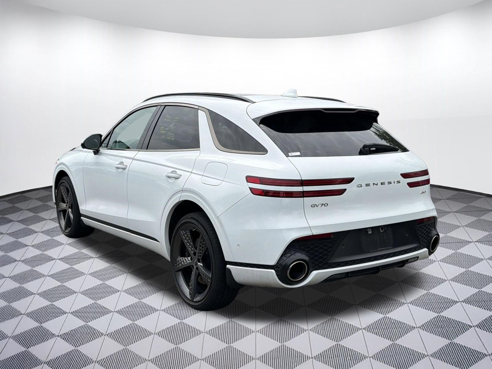 Used 2024 Genesis GV70 2.5T w/ Sport Prestige Package AWD/4WD image 2