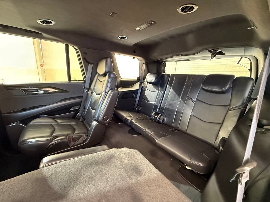 Used 2018 Cadillac Escalade Platinum AWD/4WD image 26