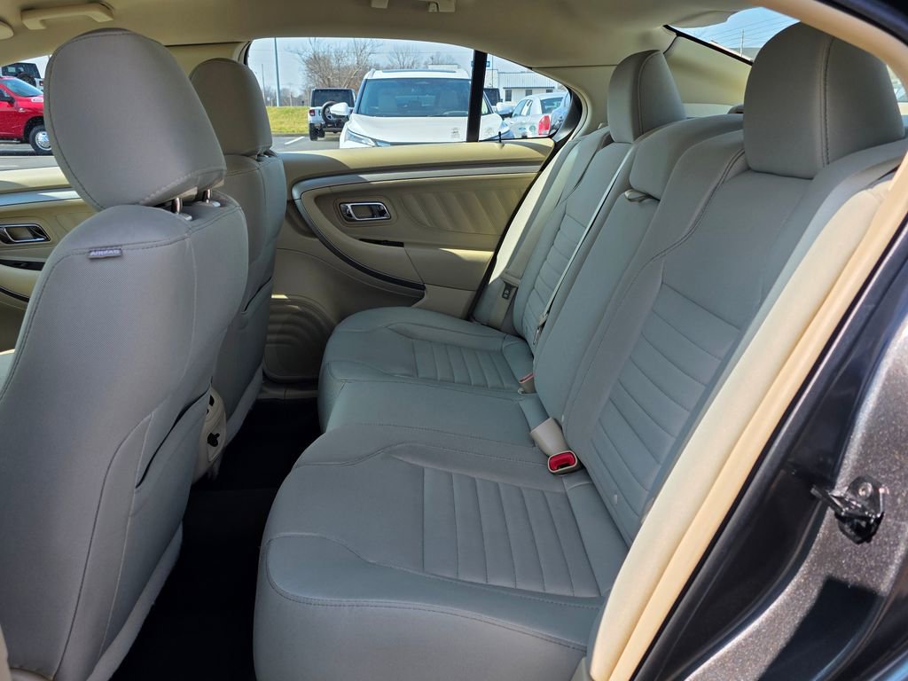 Used 2018 Ford Taurus SE image 29