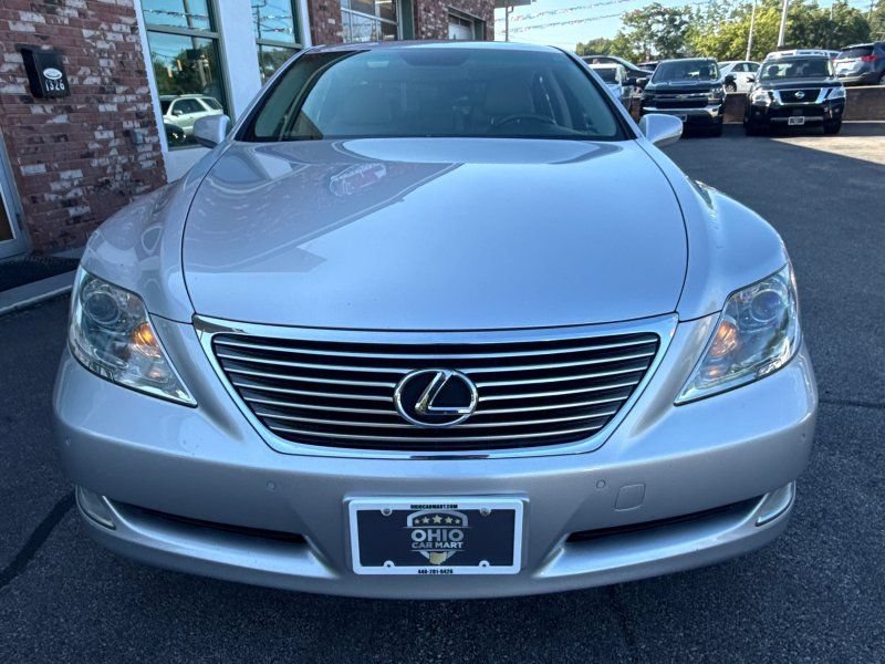 Used 2007 Lexus LS 460 L w/ Luxury Pkg RWD image 2
