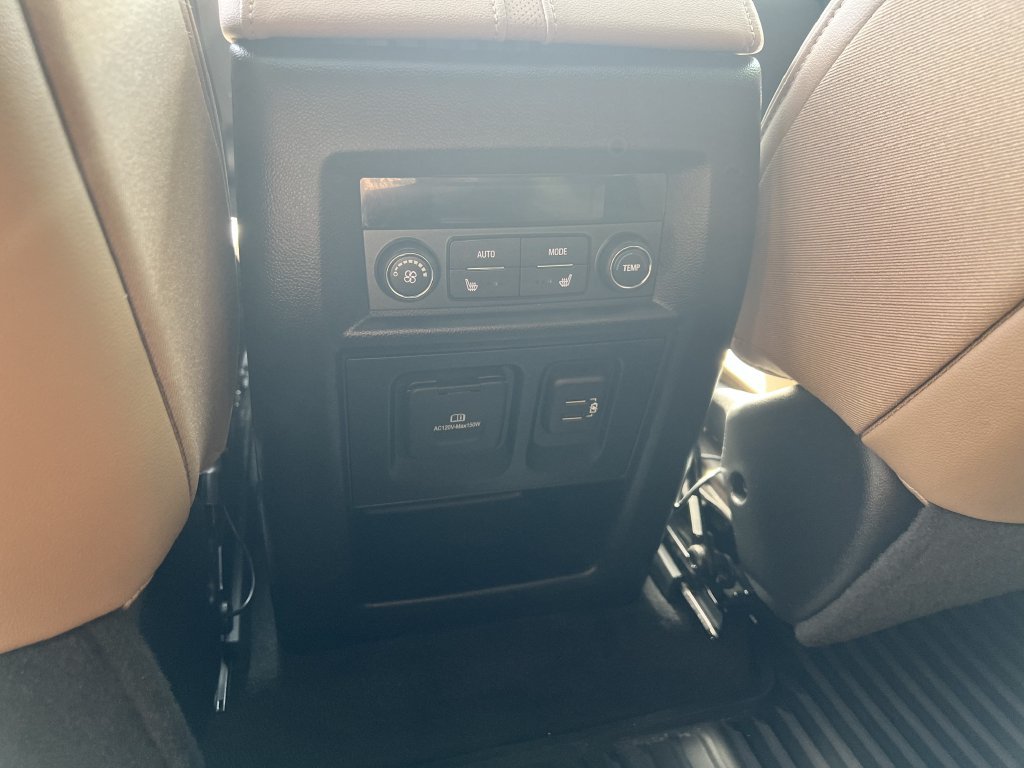 Used 2022 Chevrolet Traverse Premier AWD/4WD image 21