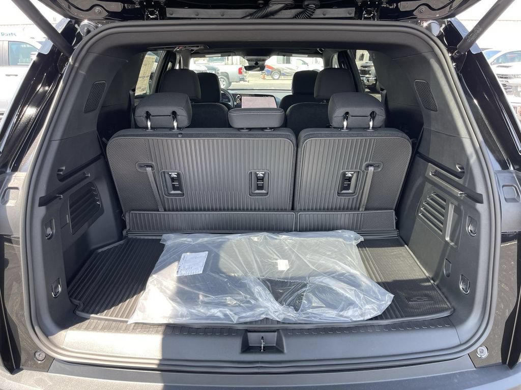 New 2026 Chevrolet Traverse LT w/ Midnight/Sport Edition AWD/4WD image 24