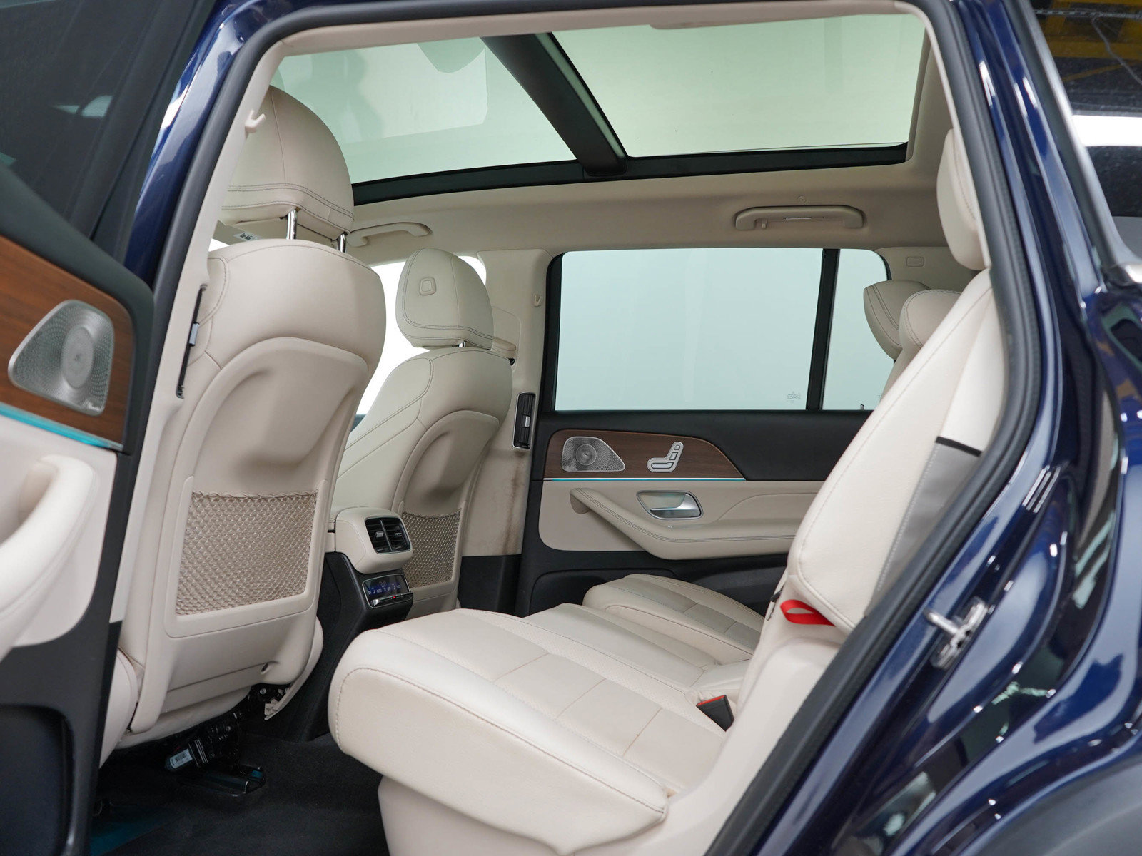 Used 2022 Mercedes-Benz GLS 450 4MATIC image 19