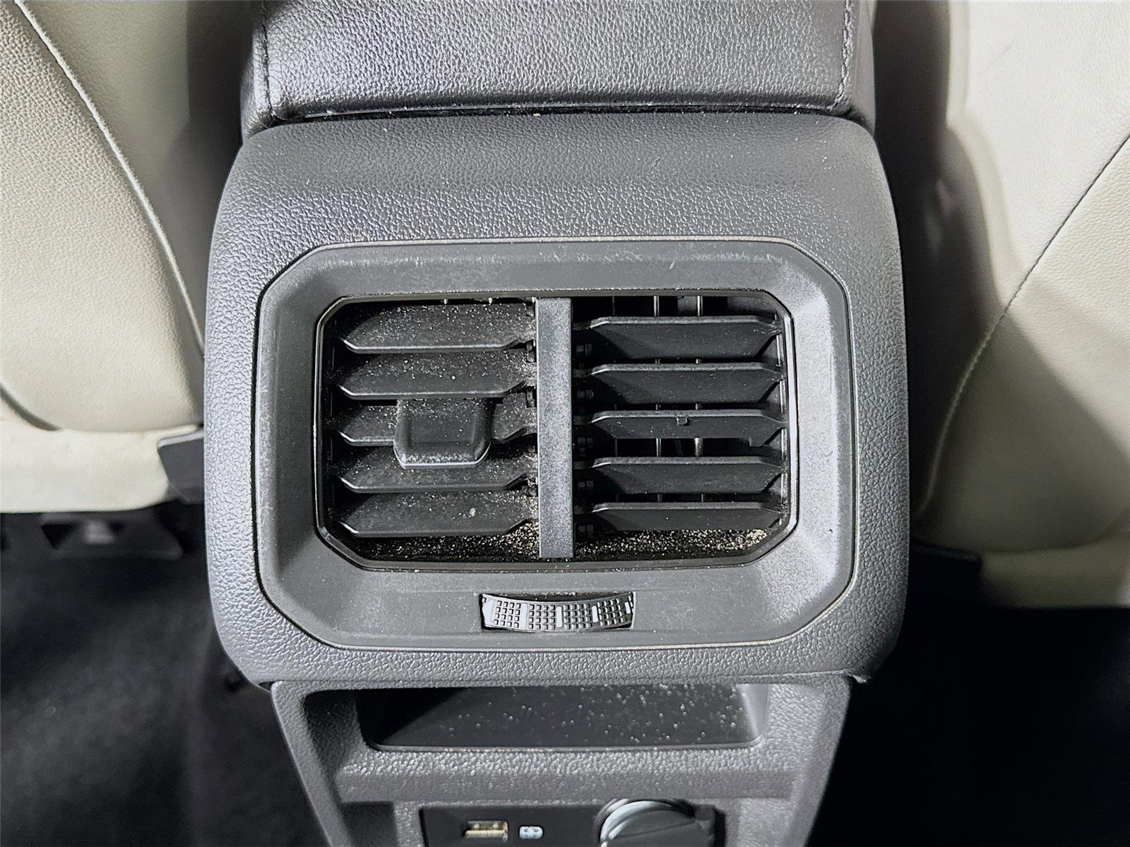 Used 2019 Volkswagen Tiguan SE w/ Panoramic Sunroof Package FWD image 26