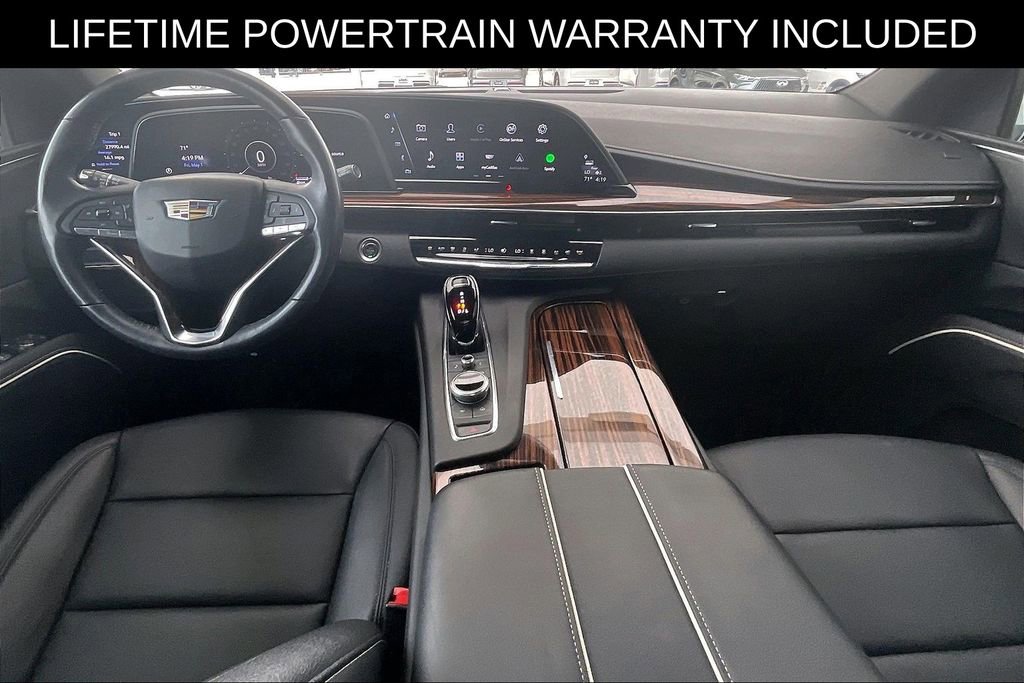 Used 2024 Cadillac Escalade Luxury RWD image 16