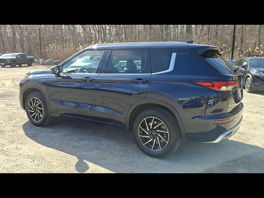 Used 2022 Mitsubishi Outlander SEL image 6