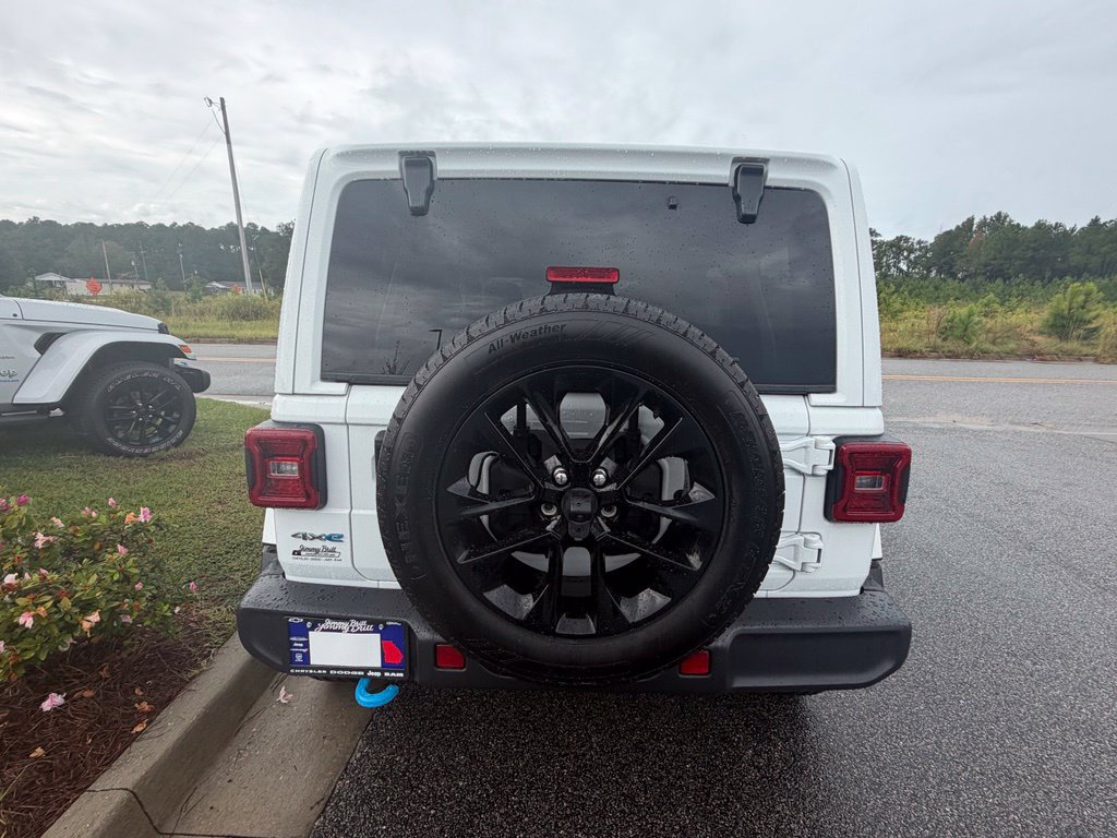 Used 2024 Jeep Wrangler Unlimited Sahara AWD/4WD image 16
