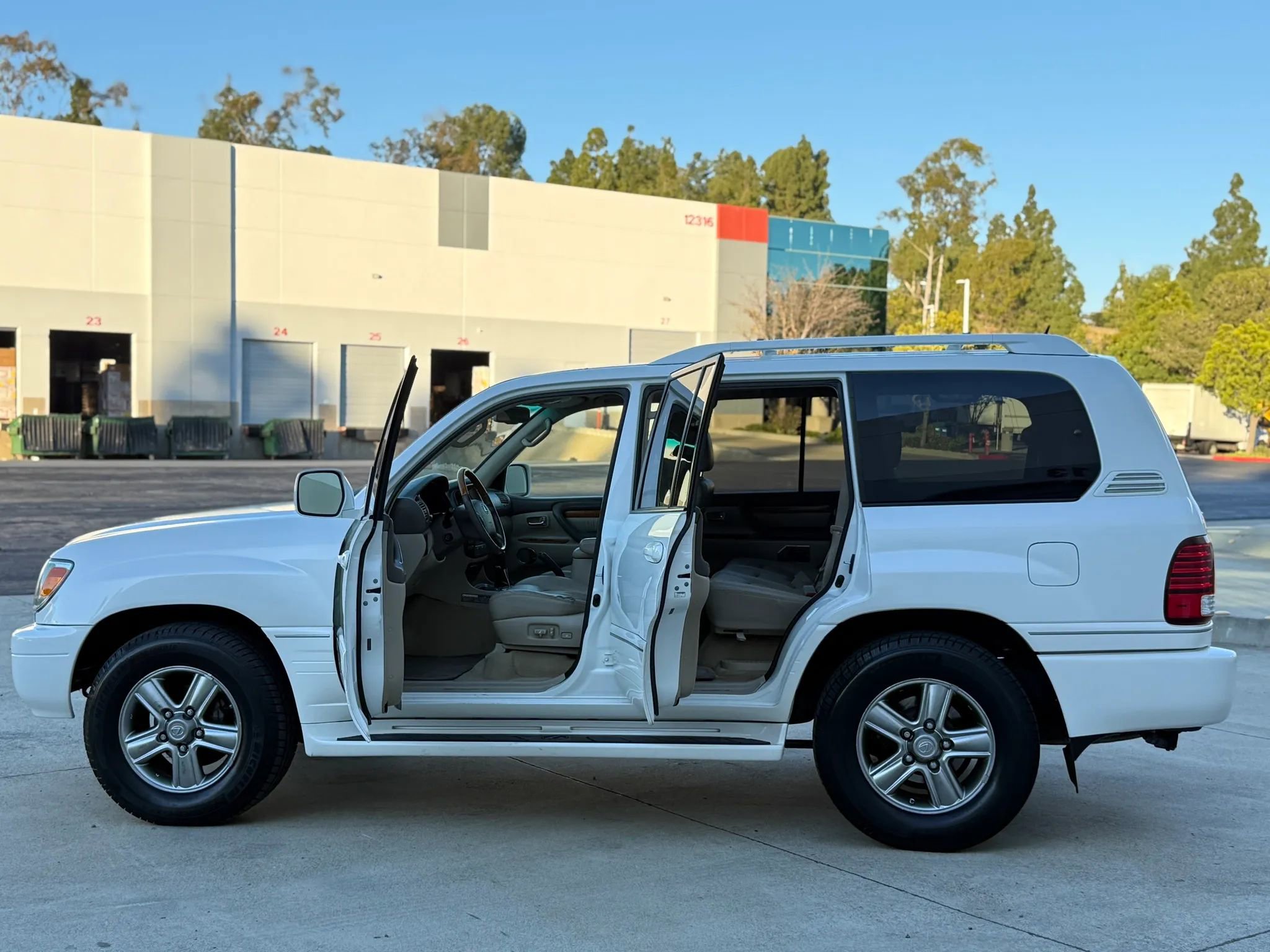 Used 2006 Lexus LX 470 4WD image 23