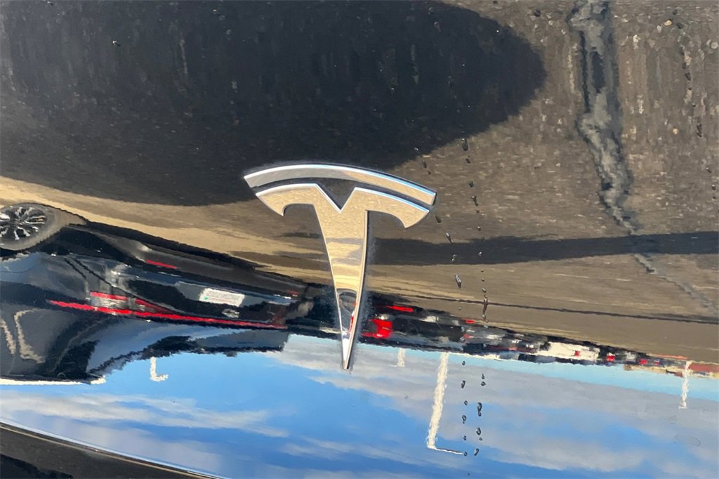 Used 2024 Tesla Model Y Long Range image 26
