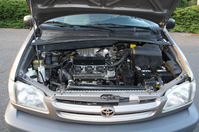 Used 1999 Toyota Sienna CE FWD image 20