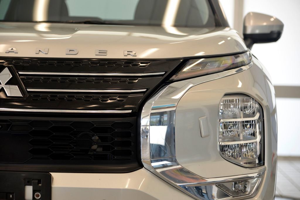 Used 2022 Mitsubishi Outlander SE AWD/4WD image 12