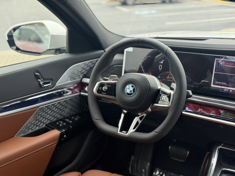 New 2026 BMW 750e xDrive w/ Executive Package image 25