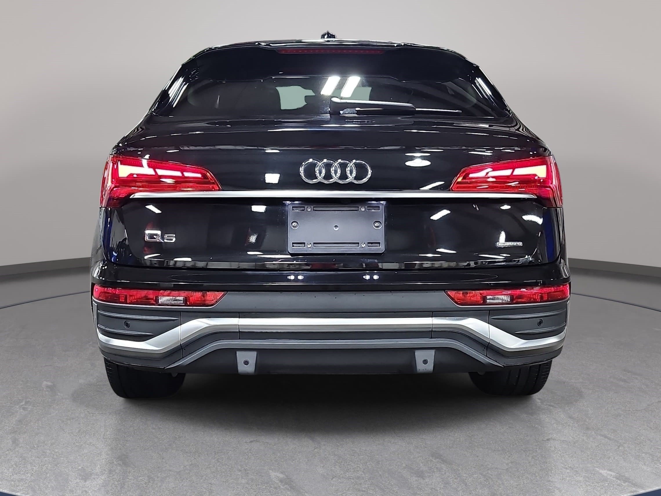 Used 2023 Audi Q5 2.0T Premium w/ Convenience Package AWD/4WD image 6