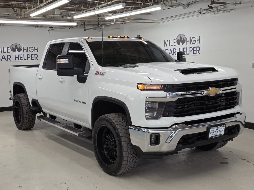 Used 2024 Chevrolet Silverado 2500 LT w/ All Star Edition AWD/4WD image 4