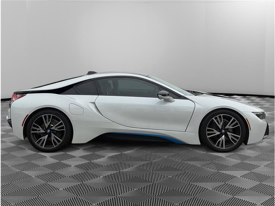 Used 2016 BMW i8 image 6