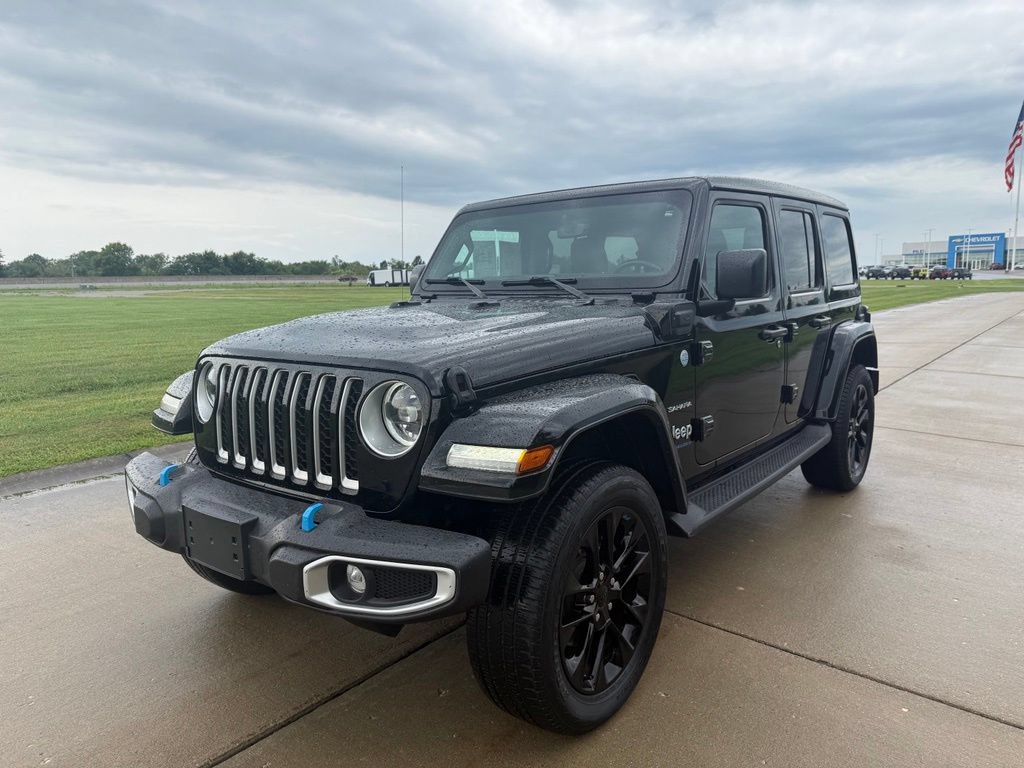 Used 2023 Jeep Wrangler Unlimited Sahara w/ Cold Weather Group AWD/4WD image 11