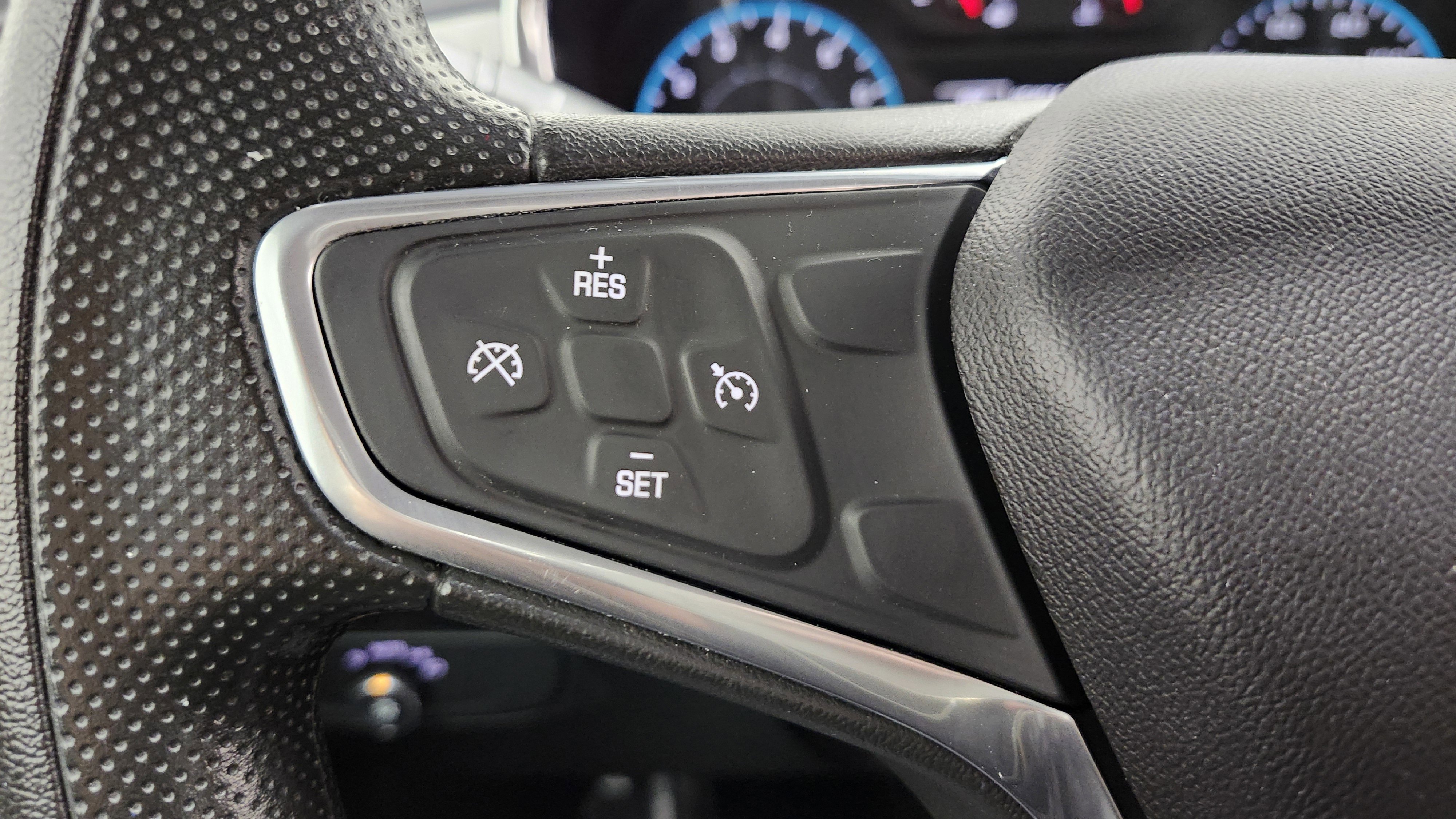 Used 2019 Chevrolet Equinox LS w/ LS Convenience Package image 34