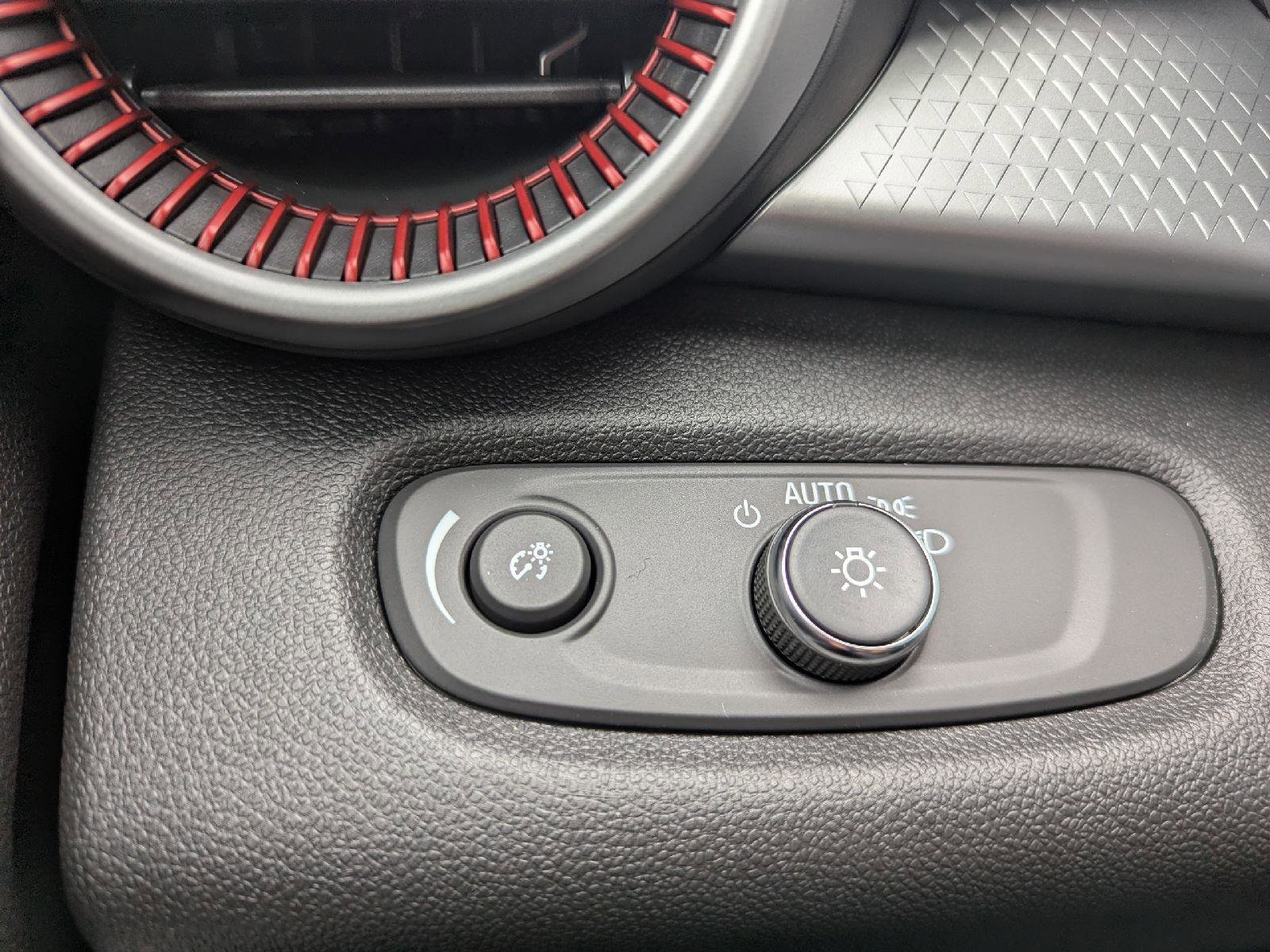 New 2026 Chevrolet Trax RS w/ Sunroof Package image 28