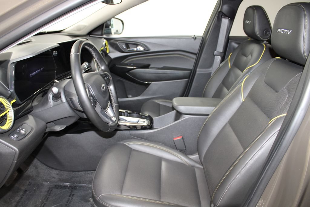 Used 2024 Chevrolet Trax ACTIV w/ Sunroof Package FWD image 19