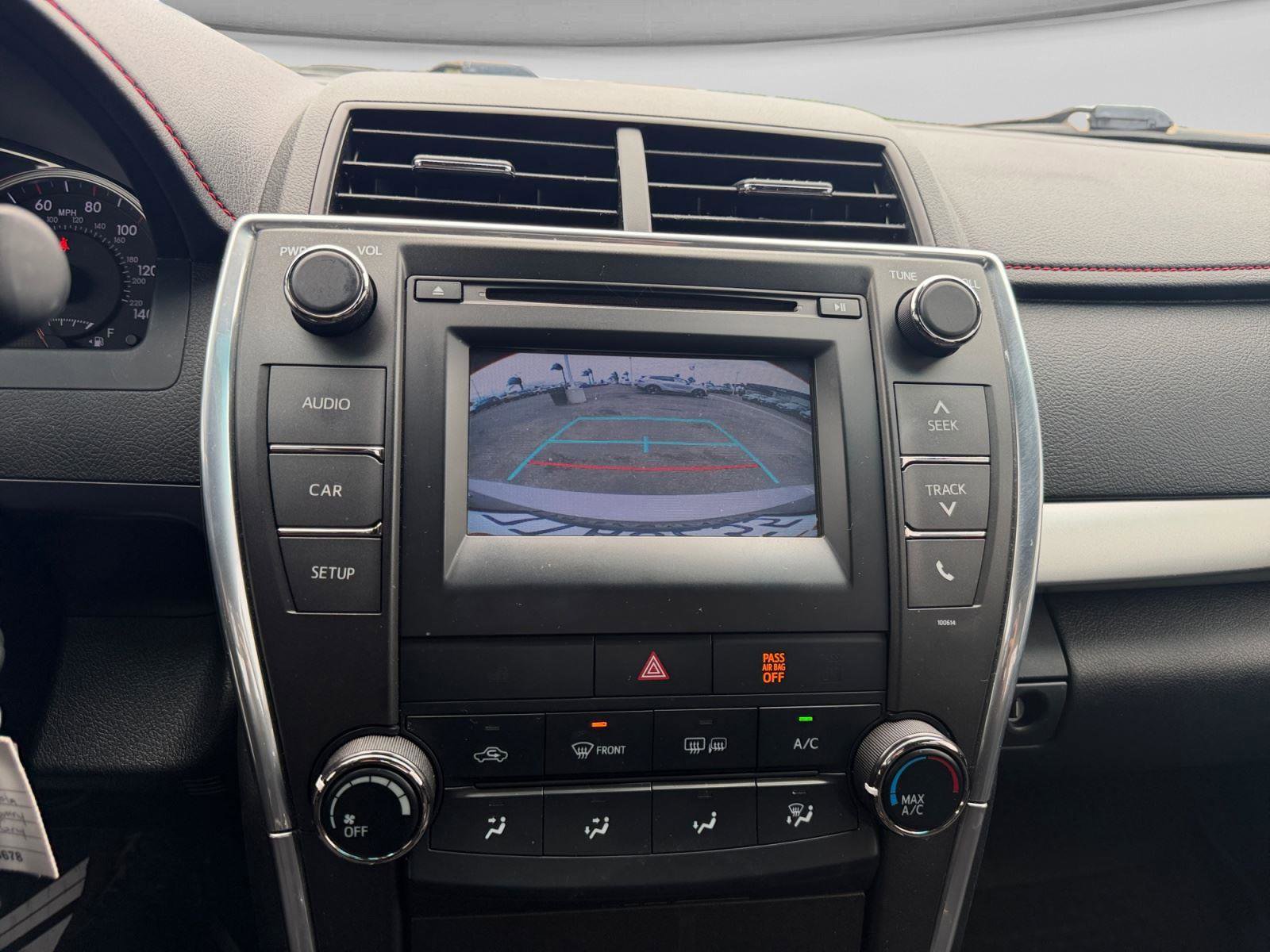 Used 2016 Toyota Camry SE FWD image 18
