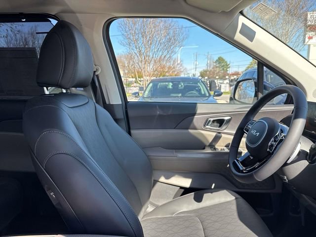 New 2026 Kia Carnival EX image 14