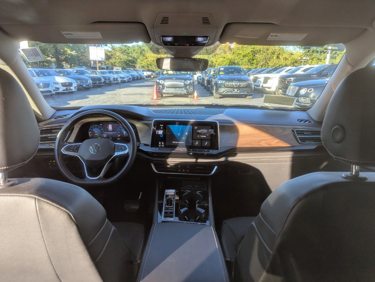 Used 2024 Volkswagen Atlas SE image 37