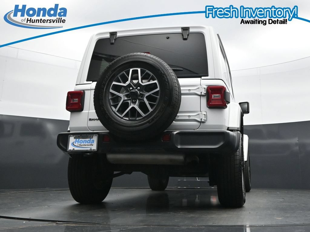 Used 2025 Jeep Wrangler Unlimited Sahara AWD/4WD image 32