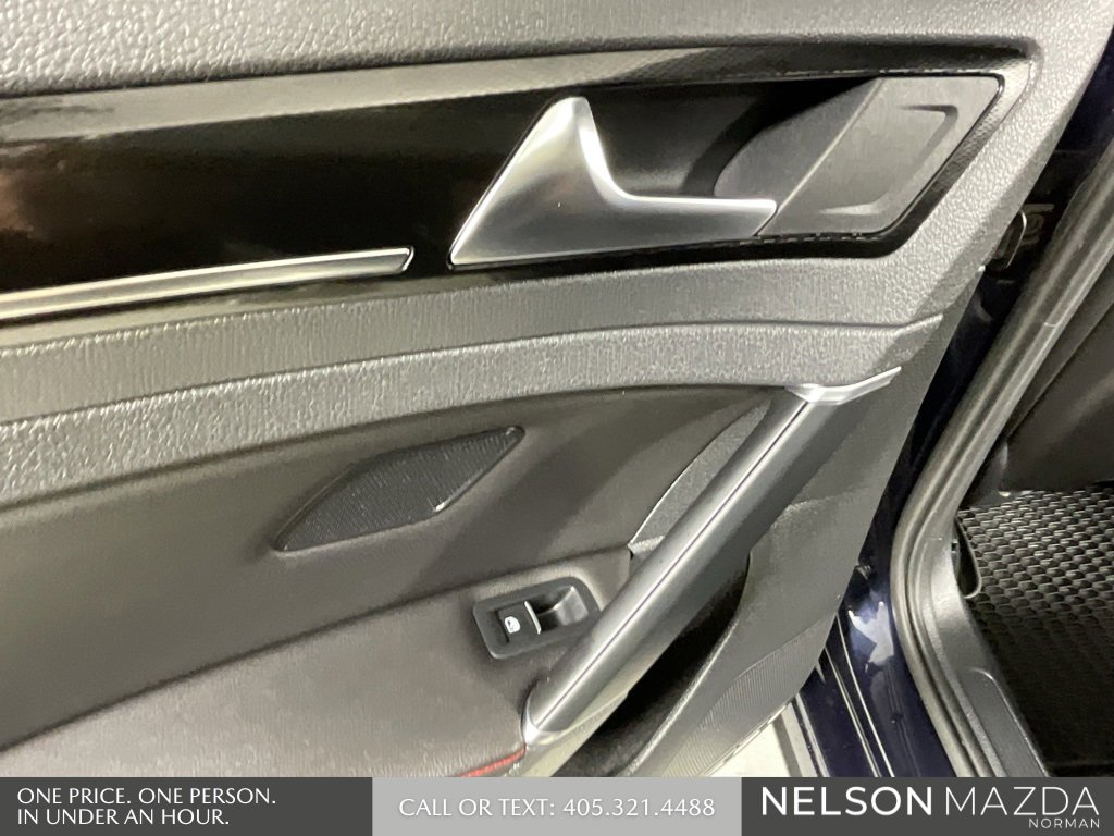 Used 2017 Volkswagen GTI SE image 19