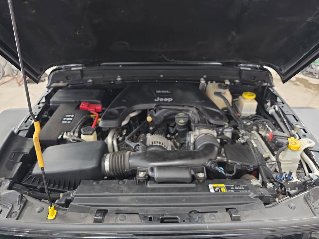 Used 2020 Jeep Gladiator Rubicon w/ LED Lighting Group image 32