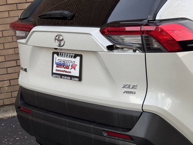 Used 2021 Toyota RAV4 XLE Premium image 50