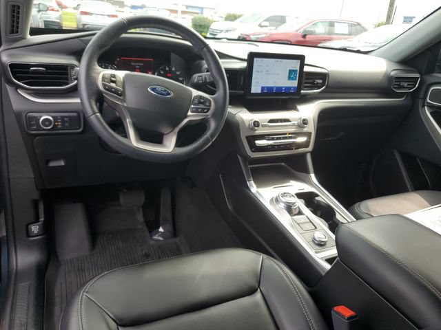 Used 2022 Ford Explorer XLT w/ Equipment Group 202A AWD/4WD image 10