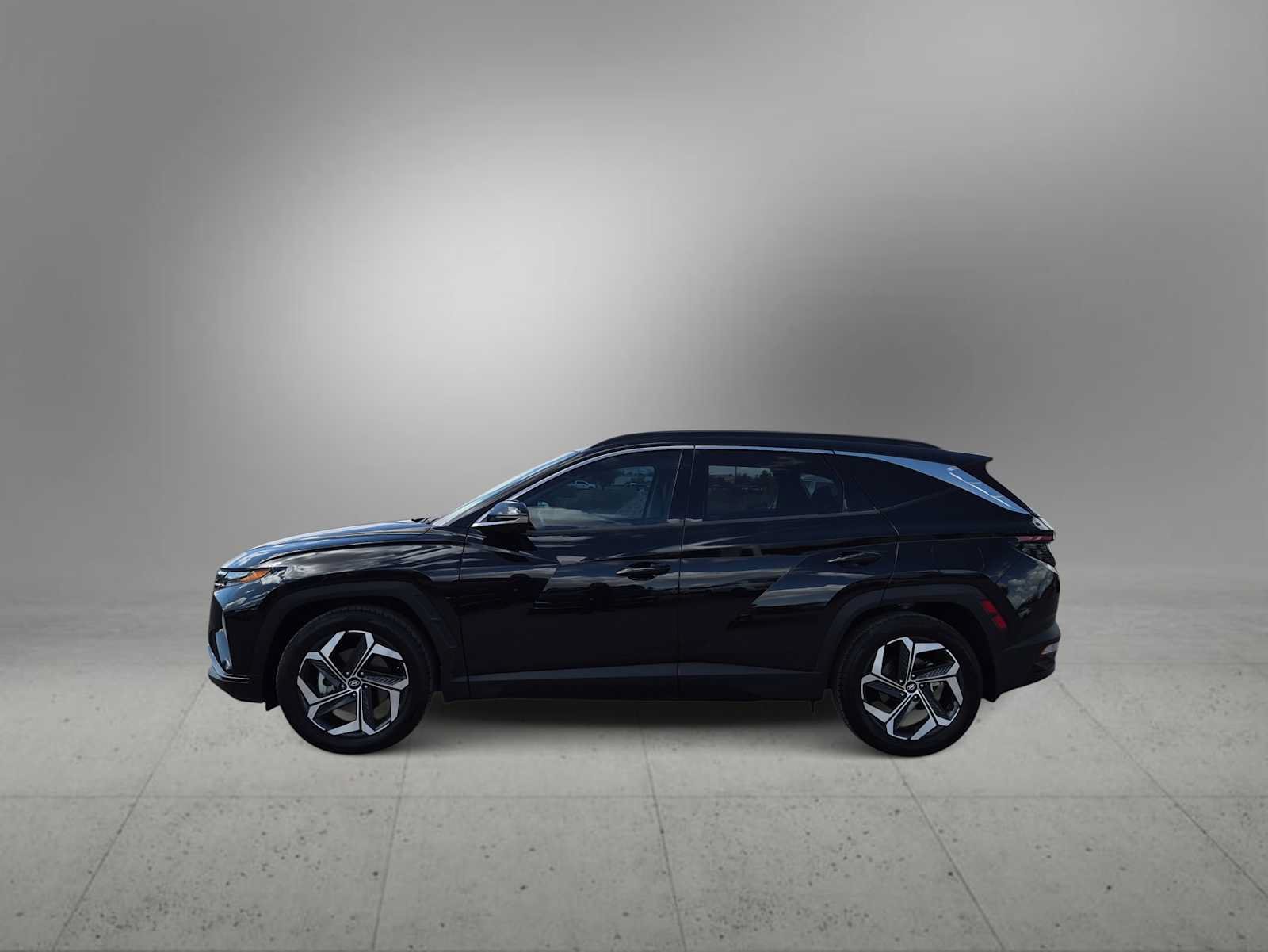 Certified 2022 Hyundai Tucson Limited w/ Cargo Package FWD image 5