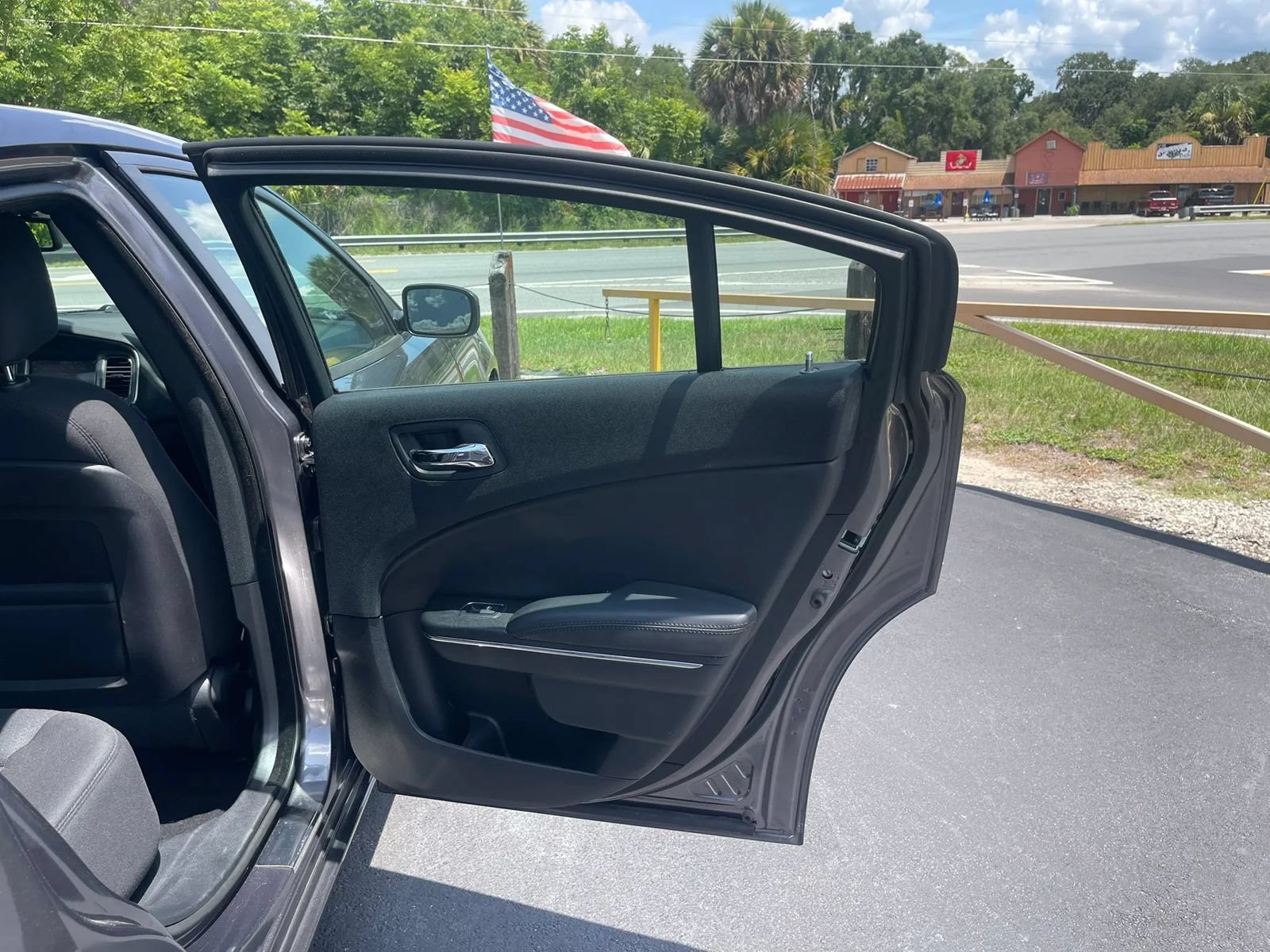 Used 2014 Dodge Charger SXT RWD image 15