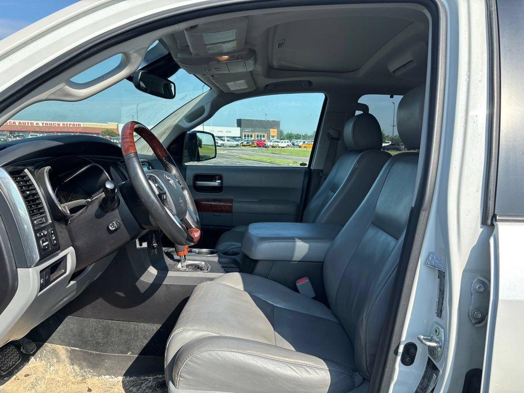 Used 2018 Toyota Sequoia Platinum AWD/4WD image 9