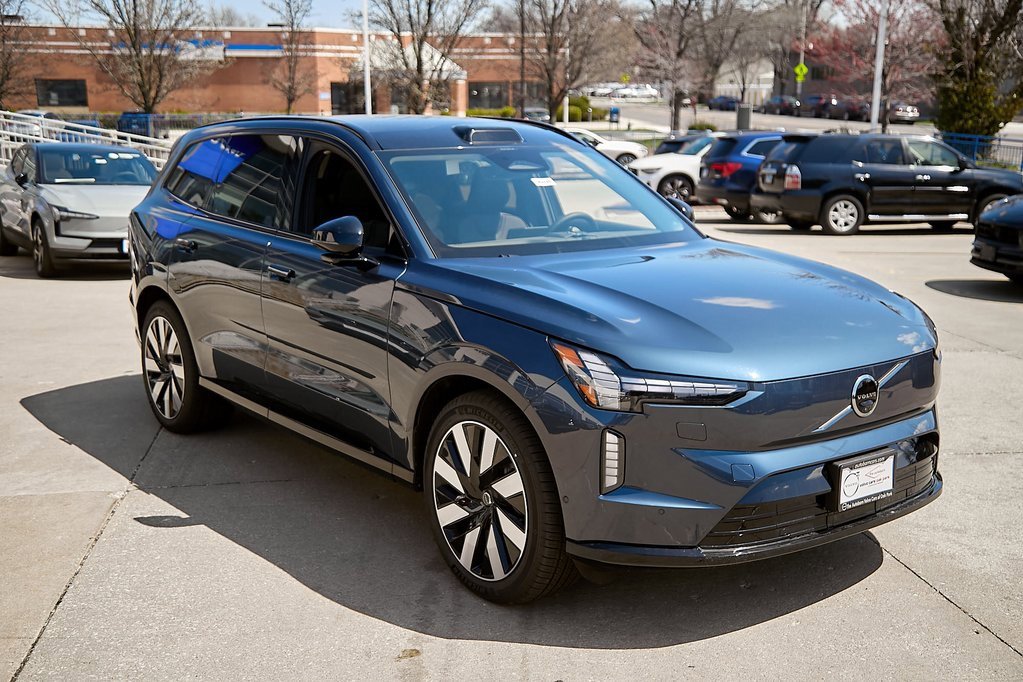 New 2025 Volvo EX90 Ultra image 4