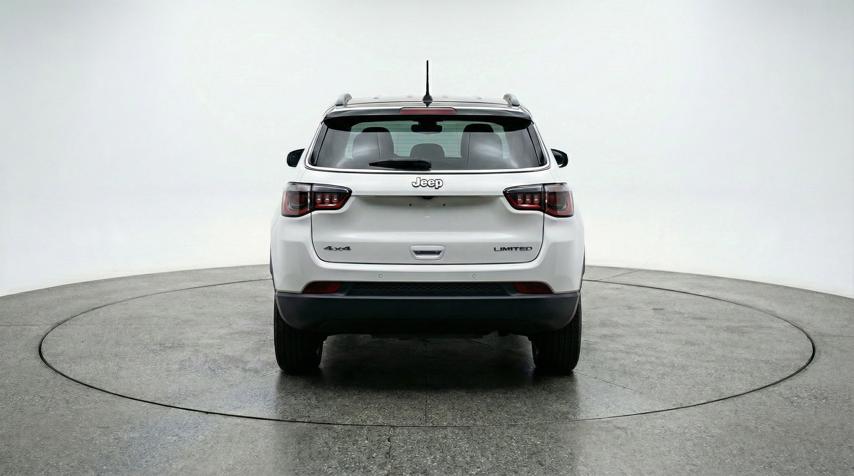 Used 2025 Jeep Compass Trailhawk AWD/4WD image 7
