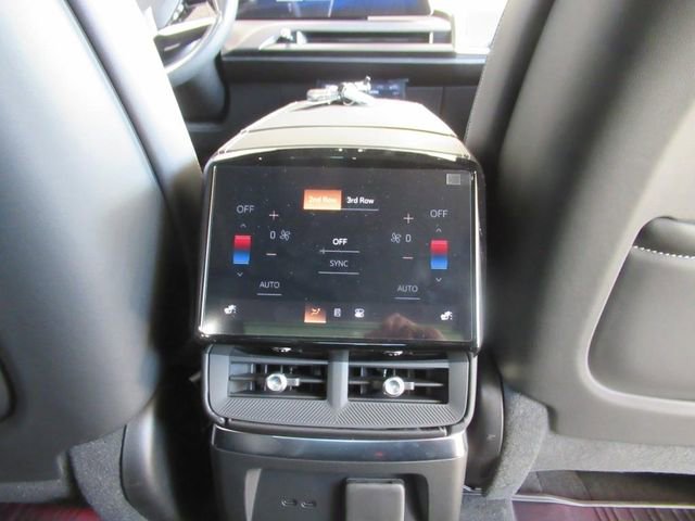 New 2026 Cadillac Vistiq Sport image 30