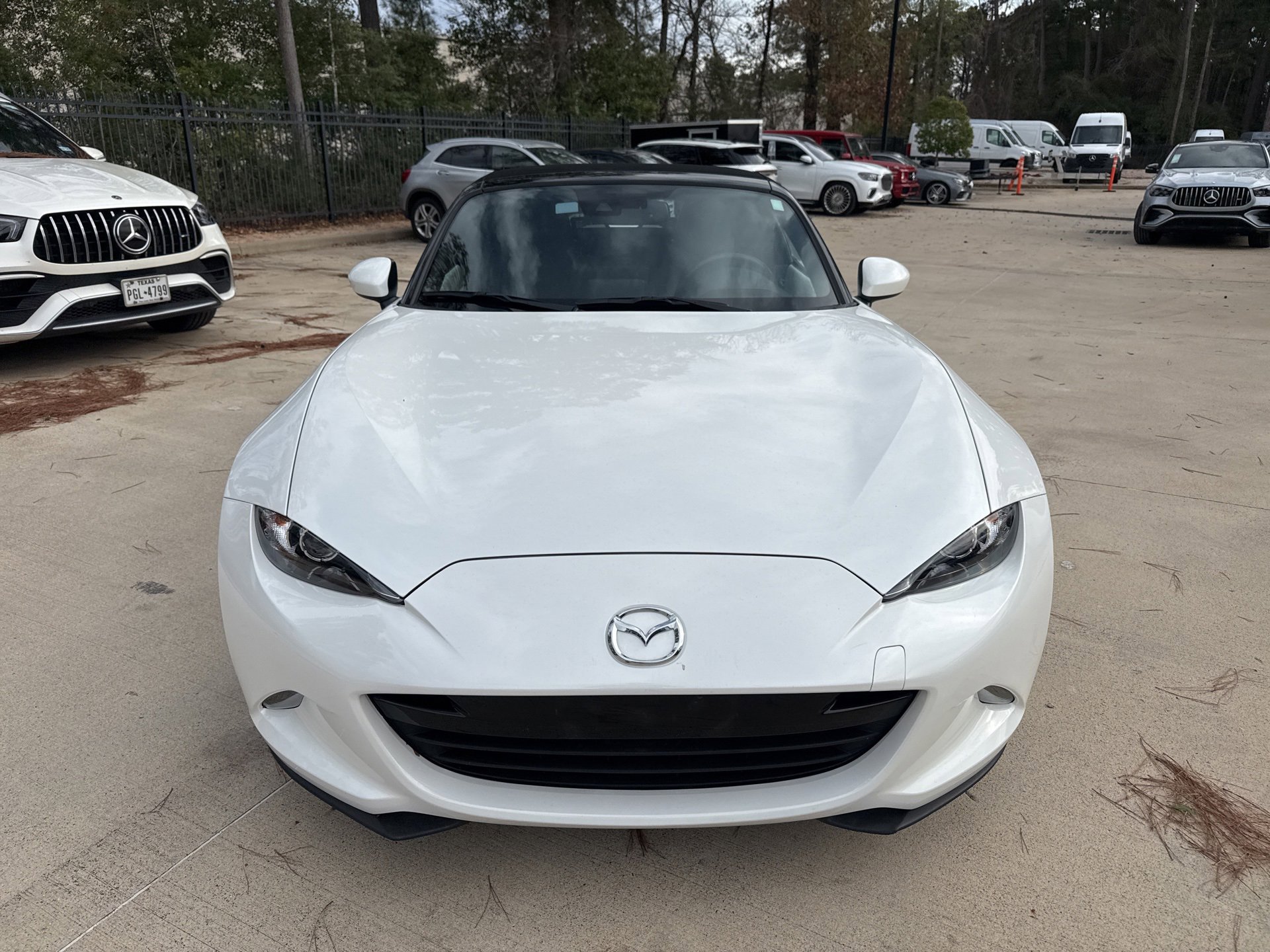 Used 2021 MAZDA MX-5 Miata Grand Touring image 2