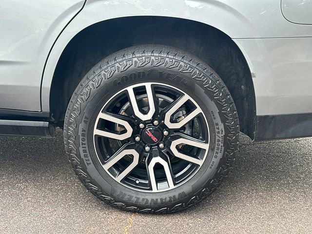 Used 2024 GMC Yukon AT4 w/ Technology Package AWD/4WD image 21