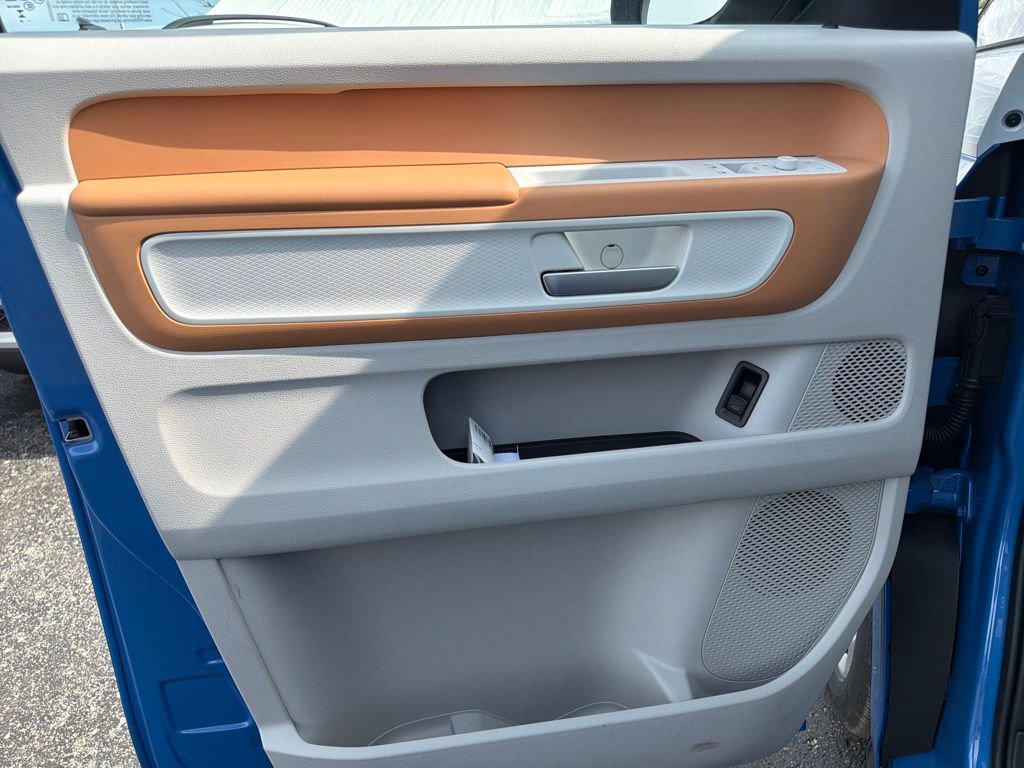 New 2025 Volkswagen ID. Buzz Pro S Plus image 10