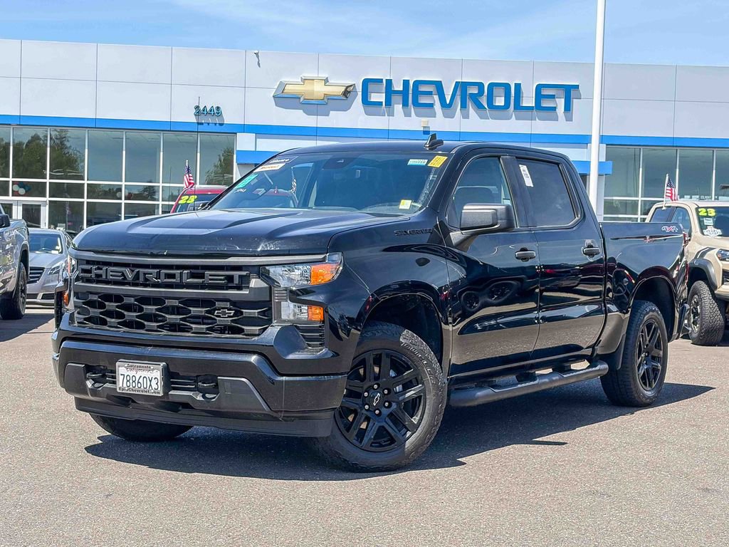 Used 2024 Chevrolet Silverado 1500 Custom w/ Turbomax Blackout Package AWD/4WD image 1
