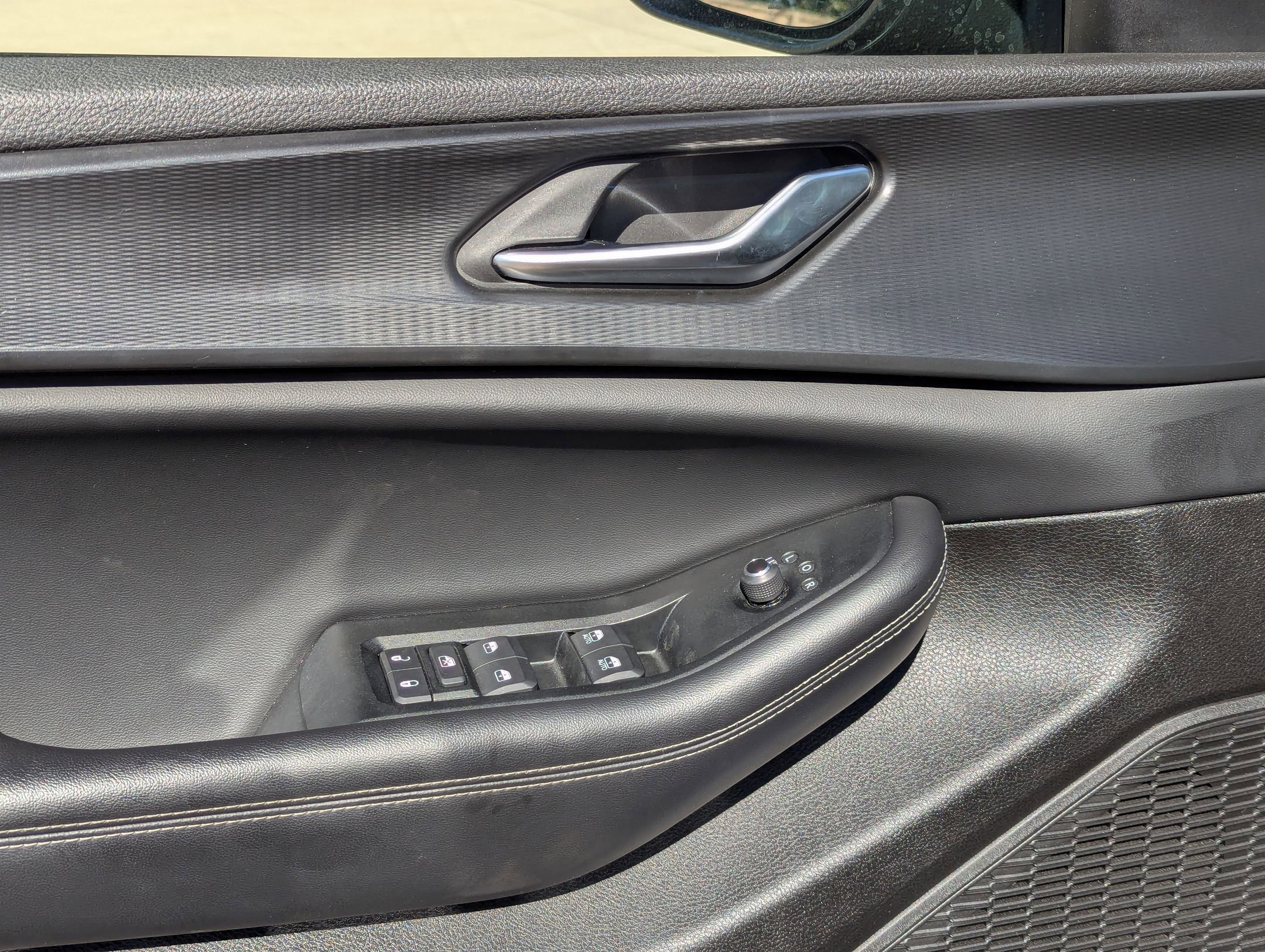 Used 2023 Jeep Grand Cherokee L Laredo image 12