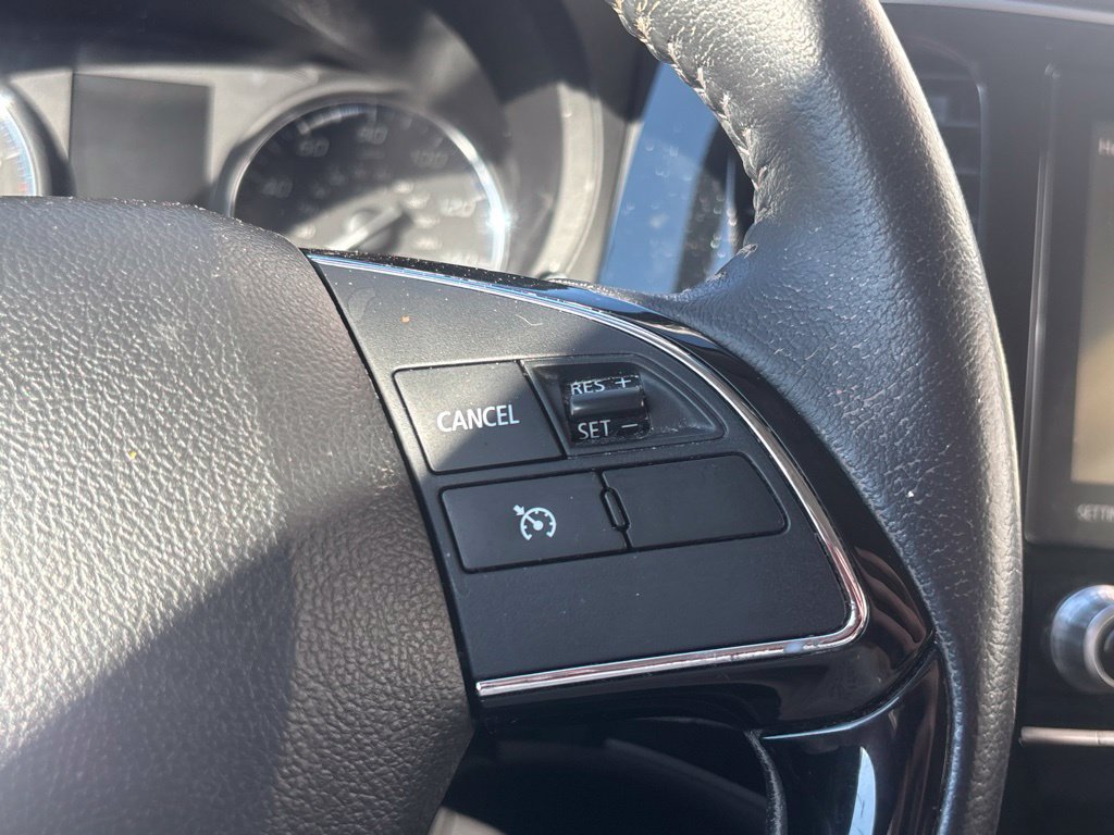 Used 2020 Mitsubishi Outlander SEL AWD/4WD image 22