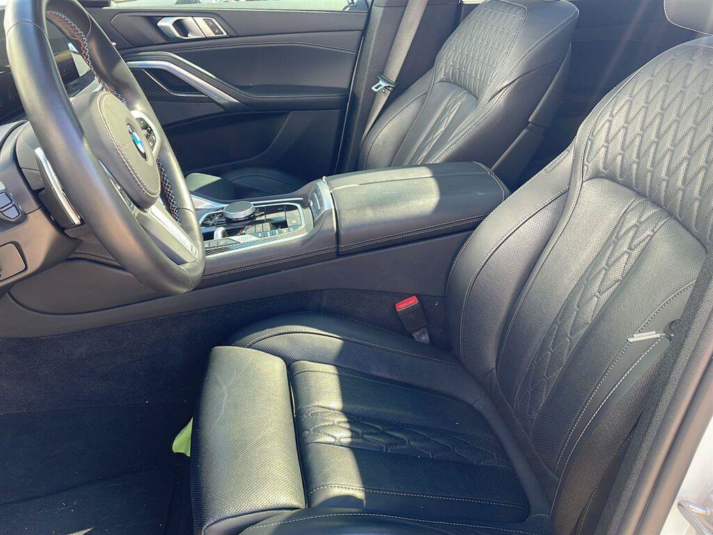 Used 2025 BMW X6 M60i w/ Climate Comfort Package AWD/4WD image 3