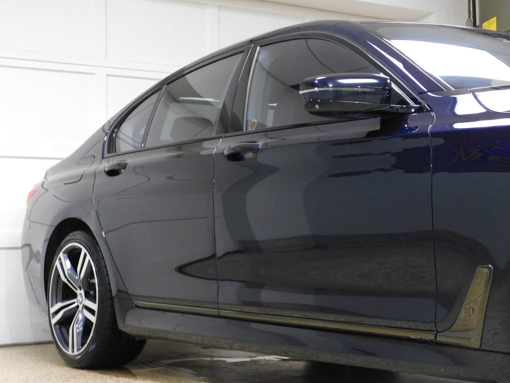 Used 2019 BMW 750i xDrive AWD/4WD image 9